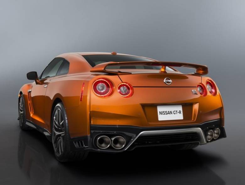 Nissan GT-R chega ao Brasil sob encomenda por R$ 900 mil