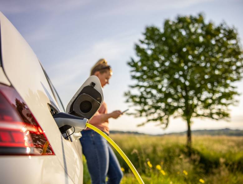 Carros elétricos: quais são os impactos ambientais do seu uso?